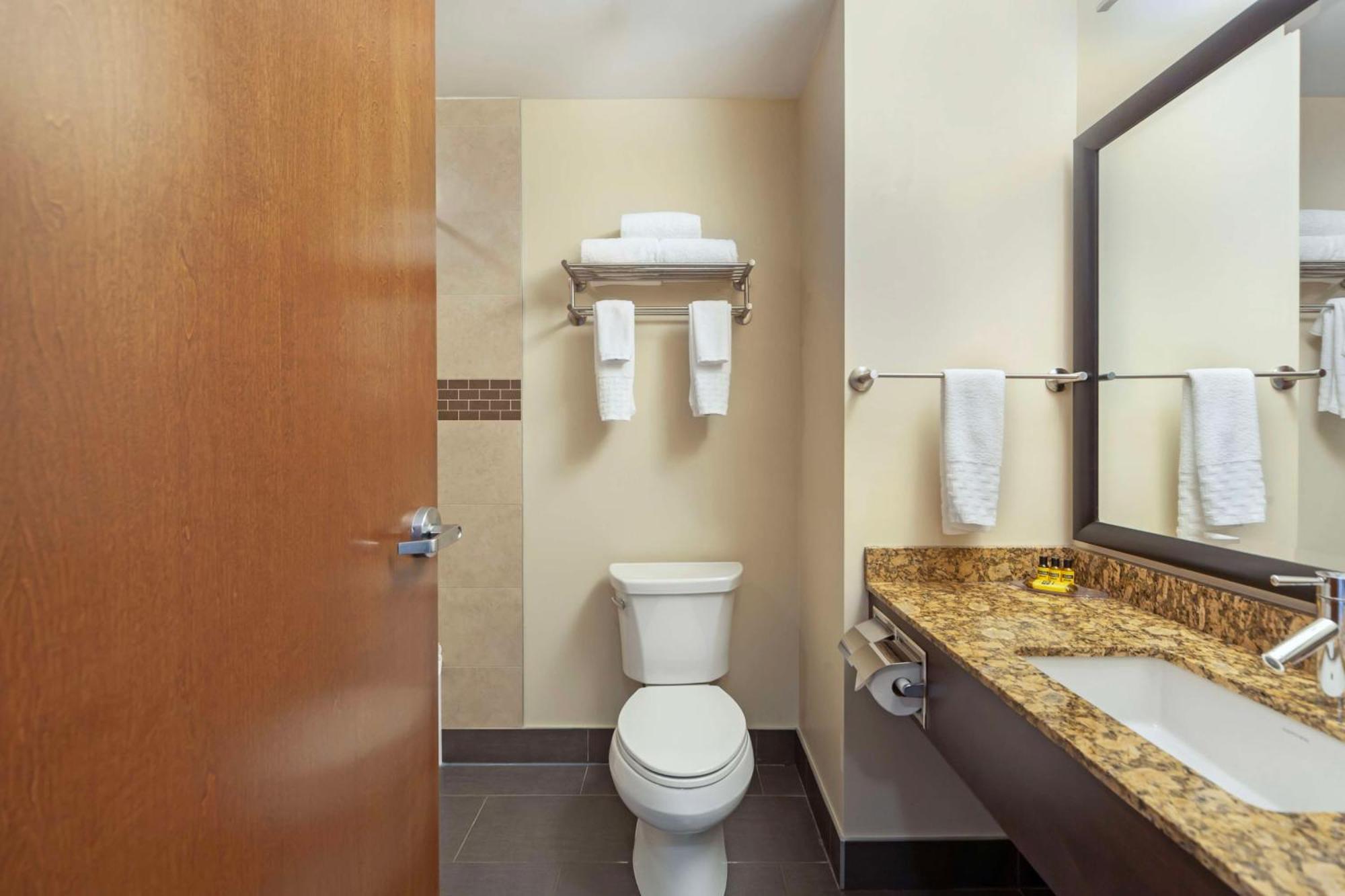 Best Western Plus Peace River Hotel & Suites Ngoại thất bức ảnh