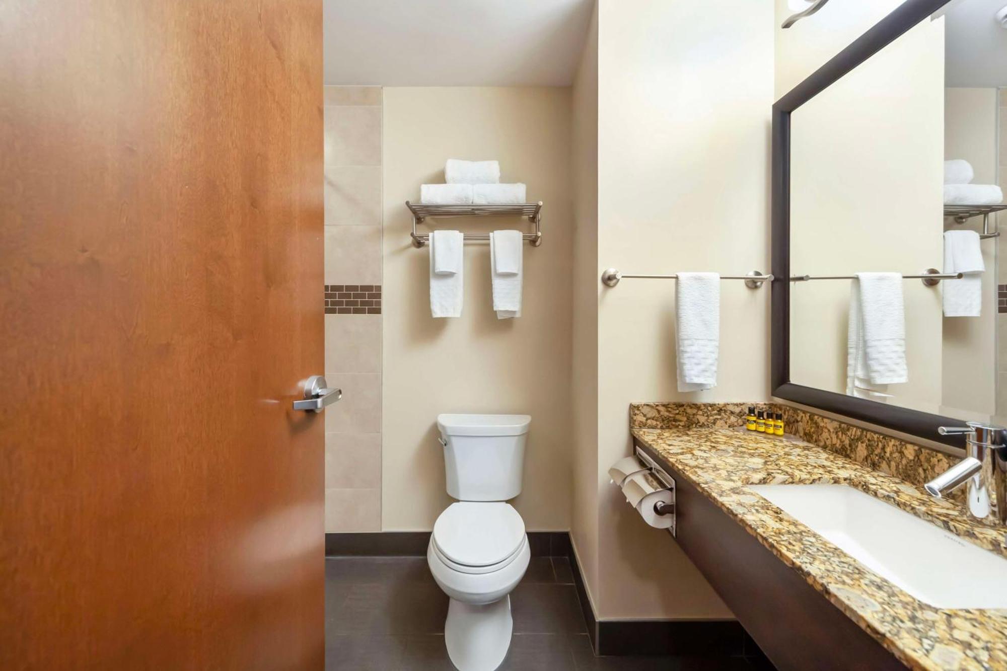 Best Western Plus Peace River Hotel & Suites Ngoại thất bức ảnh