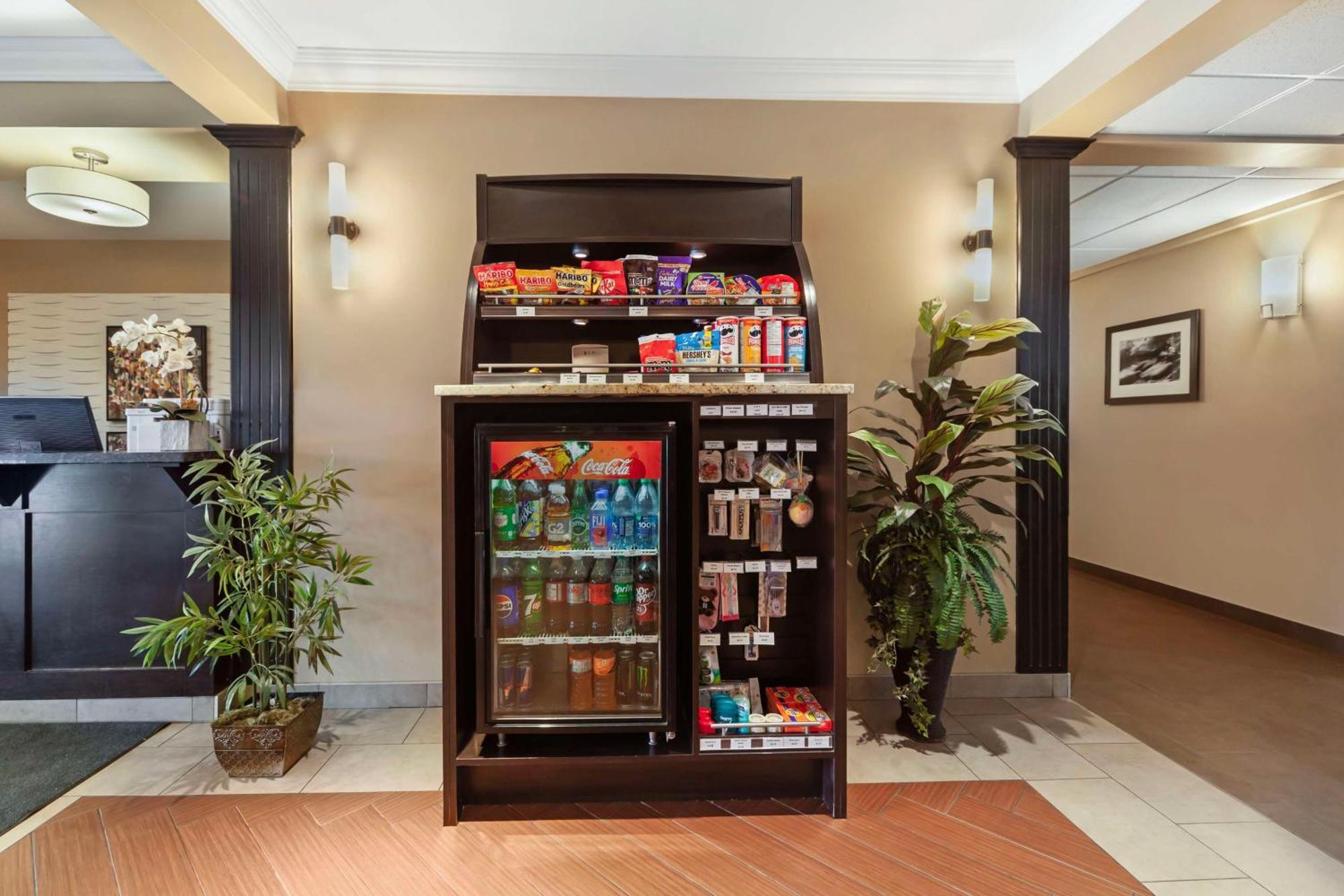 Best Western Plus Peace River Hotel & Suites Ngoại thất bức ảnh