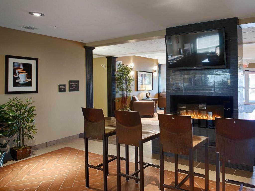 Best Western Plus Peace River Hotel & Suites Ngoại thất bức ảnh